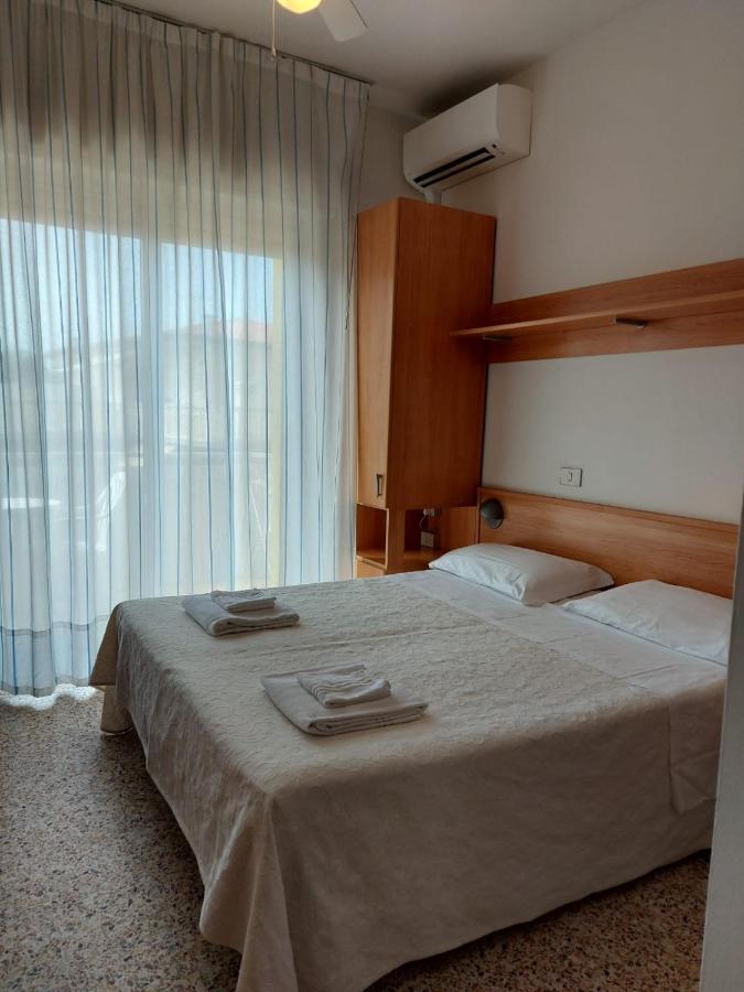 Albergo Alla Nave Lignano Sabbiadoro Exterior photo
