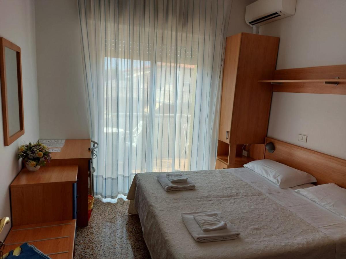 Albergo Alla Nave Lignano Sabbiadoro Exterior photo
