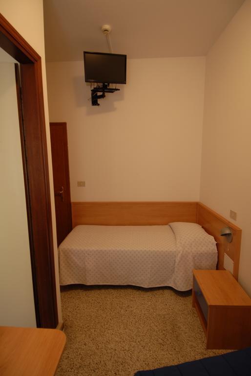 Albergo Alla Nave Lignano Sabbiadoro Exterior photo