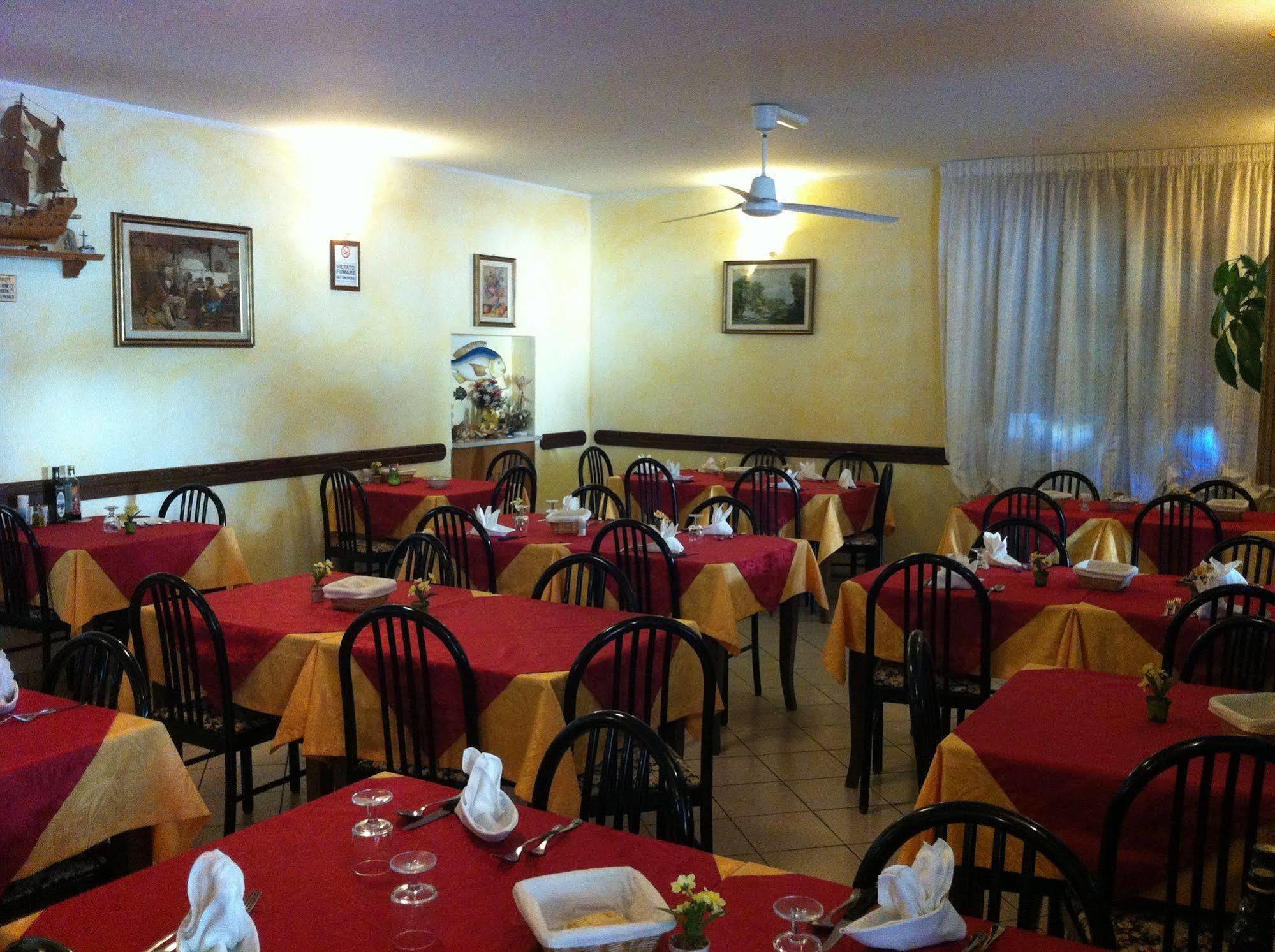 Albergo Alla Nave Lignano Sabbiadoro Exterior photo