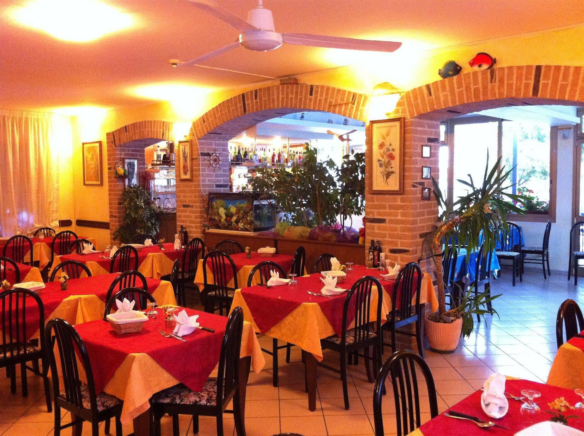Albergo Alla Nave Lignano Sabbiadoro Exterior photo