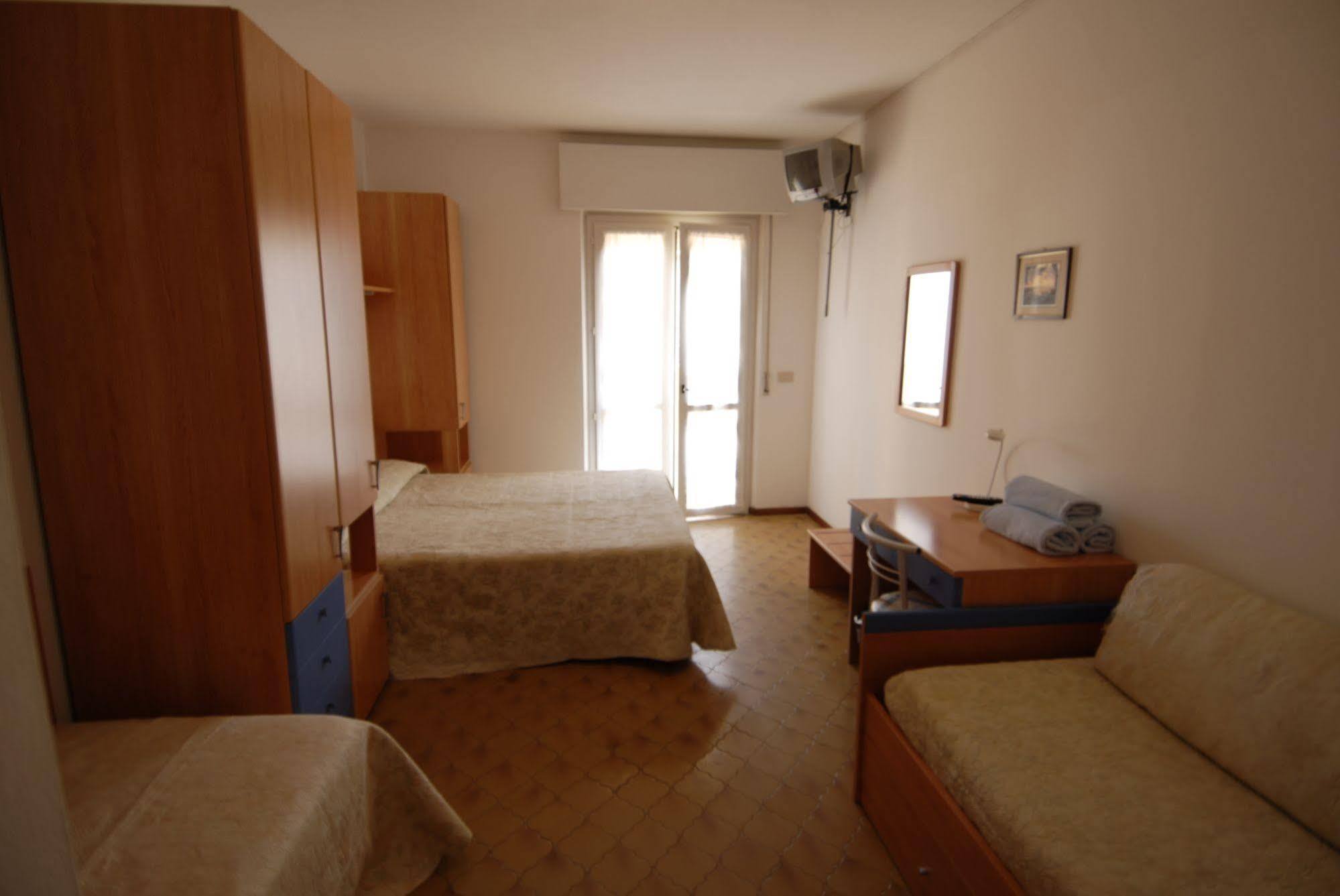 Albergo Alla Nave Lignano Sabbiadoro Exterior photo
