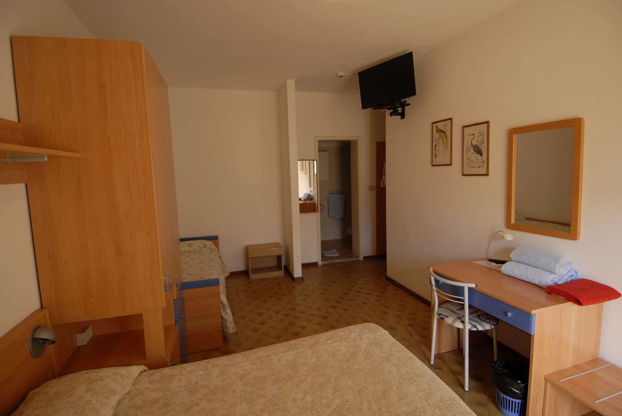 Albergo Alla Nave Lignano Sabbiadoro Exterior photo