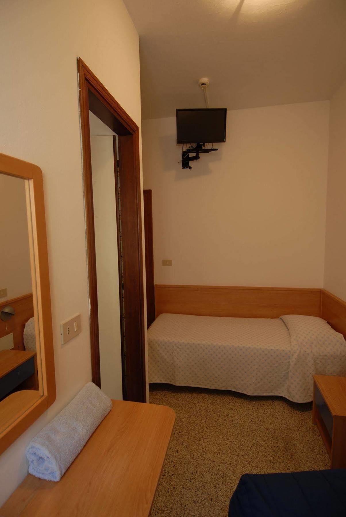 Albergo Alla Nave Lignano Sabbiadoro Exterior photo