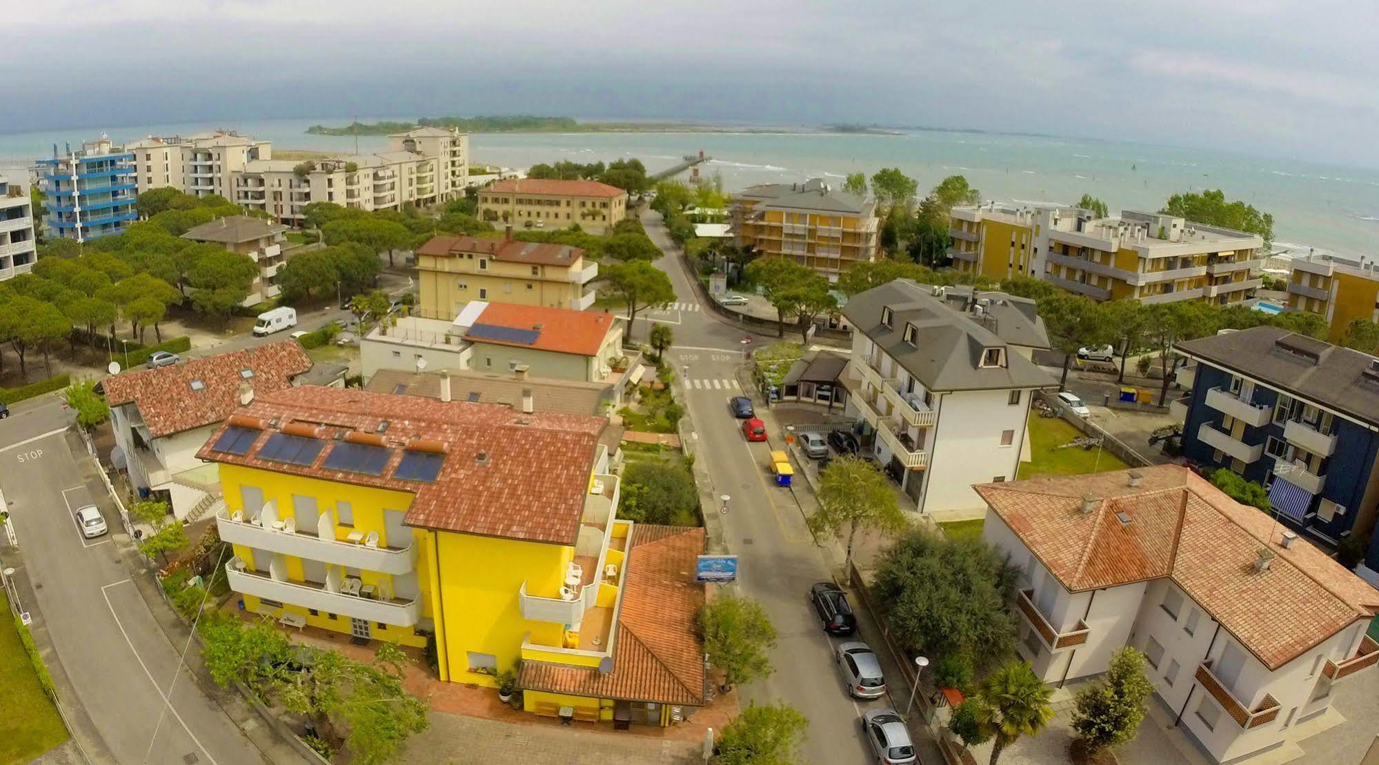 Albergo Alla Nave Lignano Sabbiadoro Exterior photo
